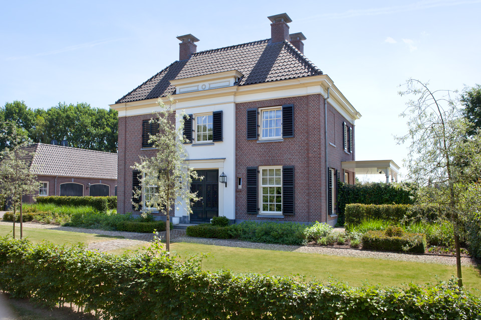 Zelhem, Landhuis met bijgebouw